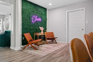 Pool - Near Beach - Outdoor Games for Family - Close to DT - VR24-00067