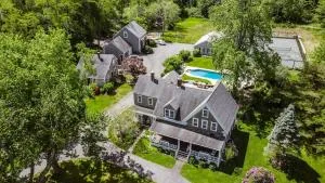 Cape Cod Estate - Pool, Tennis, Game Barn, Sleeps 20 - 桑威奇