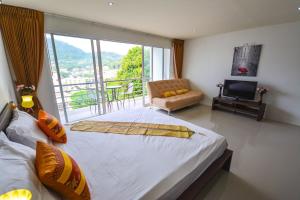 PhuketBNBdotcom, Studio PoolMountainveiws, Large Balcony