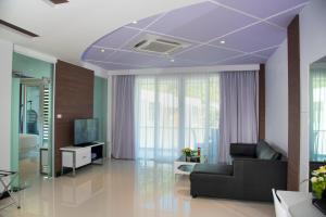 Shared lounge/TV area, The L Resort, Krabi in Krabi