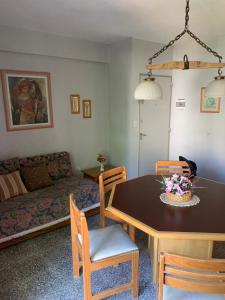 San Bernardo, hermoso dpto. a 2 cuadras del mar y 1 del centro para 6 personas