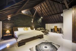 Phòng Deluxe 4 Người (Deluxe Quadruple Room)