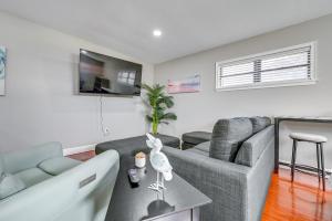 Walk to Hard Rock Casino Cozy Studio!