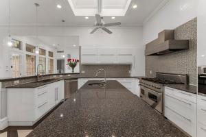 luxury 5 Bedroom Villa, Top Location