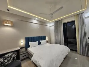 Newton Stays - Nilmatha