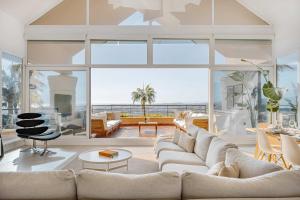 HEATED ROOFTOP POOL PENTHOUSE VIEWS MAGNA MARBELLA