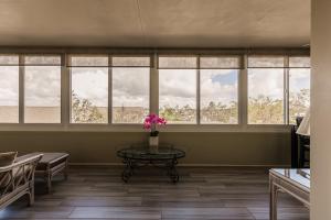 1255-306 Stroll to Warm Bay Breezes