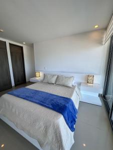 MC 1303- beach front apt- Morros City top location