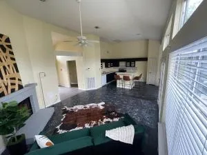 2BR 2BA Gem With Private Yard Entire House - Barker