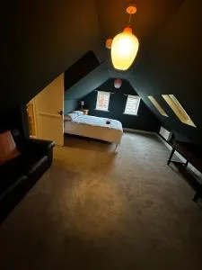 Detached 4BR, 4 Bathroom, Driveway, WiFi, Smart TV - Napton on the Hill