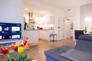 MiCasa OL - Deluxe Apartment mit Stil - Carport Stellplatz - Küche - WLAN - 3,7 KW Steckdose für E Auto - Terrasse - Bloherfelde