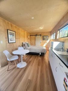 Mangawhai studio or book a room in Guest's House