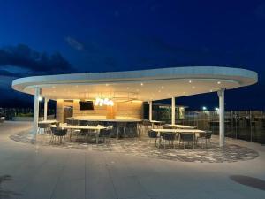 Luxury apartment on the beach