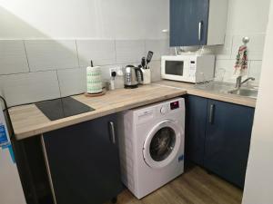 Sleep4 - Close To Purley Station & Local Shops