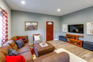 Convenient Fairbanks Guest Suite with Grill!