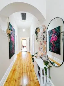 Clare Cottage with 3 King Suites - Spalding