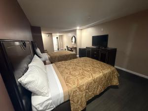 Magnolia Bay Hotel & Suites