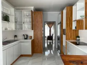 The KO Parklands villa - Excelsior