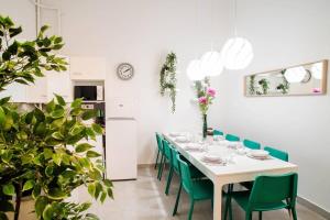 5 bedrooms apartment with AC in center