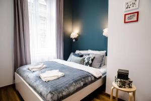 5 bedrooms apartment with AC in center