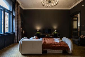 Hidden Gem by Dohany Synagogue & Fashion Street