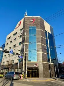 The 7 Business Hotel - Yeongju