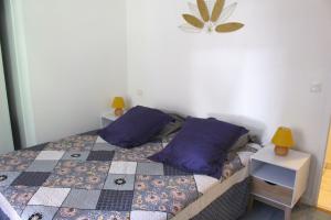 Appartement T3 classé trois étoiles au calme de plain-pied au centre Doussard avec vue sur montagne, lac Annecy à proximité
