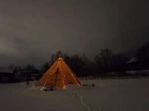 Lavvo på Angell Gjestegård - Bogen