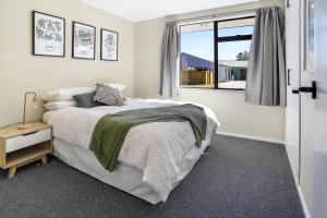 Whole holiday home and spa in sunny Cromwell