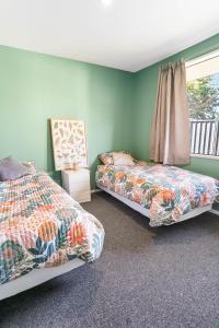 Whole holiday home and spa in sunny Cromwell