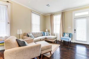 Walk to Beach! Family-Friendly Galveston Home