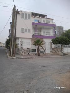 Apartamento espaçoso de 2 quartos amplos e mobilados - 3hvězdičkové hotely ve městě Praia