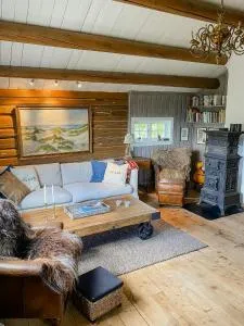 Log Cabin With View Of Gaustatoppen - Bakko