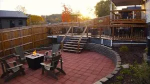 Soak Stroll 2 State St Casino Firepit Dogs OK - Бристол