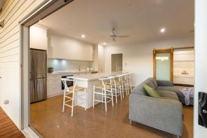 Exmouth Retreat - 3x3 on the canals