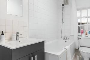 Bold & Vibrant 1-Bedroom Escape in Prime Location!