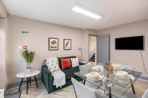 Bold & Vibrant 1-Bedroom Escape in Prime Location!