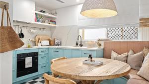 Cove 2315 - Luxurious Unit, Directly Opposite Beach