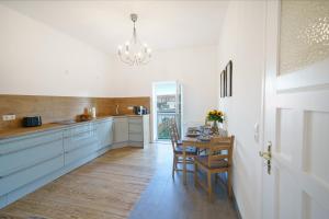 charming living - Parking - MA - PFALZ - A61