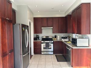 Spacious 5BR Home for Families & Business Travelers