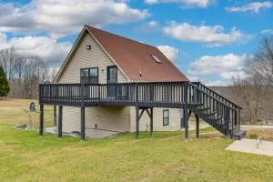 Deck and Scenic Views Tennessee Countryside Studio - Springfield