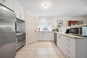 Majon - 11 Manning Ave, Encounter Bay