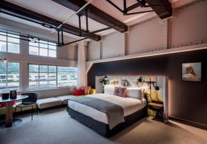 Cityvoo - Luxury King Room room in Ovolo Woolloomooloo