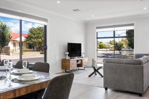 Home Abroad - 3BR with Dedicated Workspace