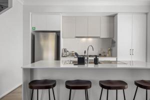 Home Abroad - 3BR with Dedicated Workspace
