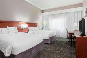 Accessible, Guest room, 2 Double room in Courtyard Sarasota Bradenton Airport