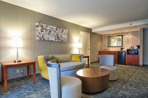 King Suite with Sofa Bed room in Courtyard Blacksburg