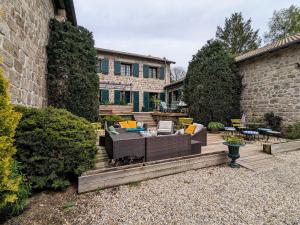 B&B / Chambres d'hotes Sejournez en Ferme avec Piscine, Tennis, Chevaux et Parking Securise - FR-1-582-518 : photos des chambres