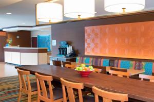 Fairfield Inn and Suites by Marriott Chicago St. Charles
