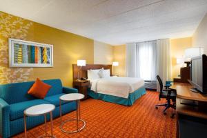 Large King Room room in Fairfield Inn & Suites Chicago Midway Airport